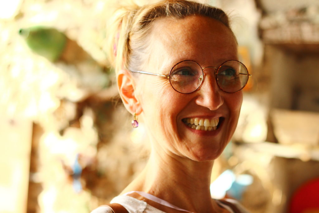 Portrait de Mélanie avec un grand sourire